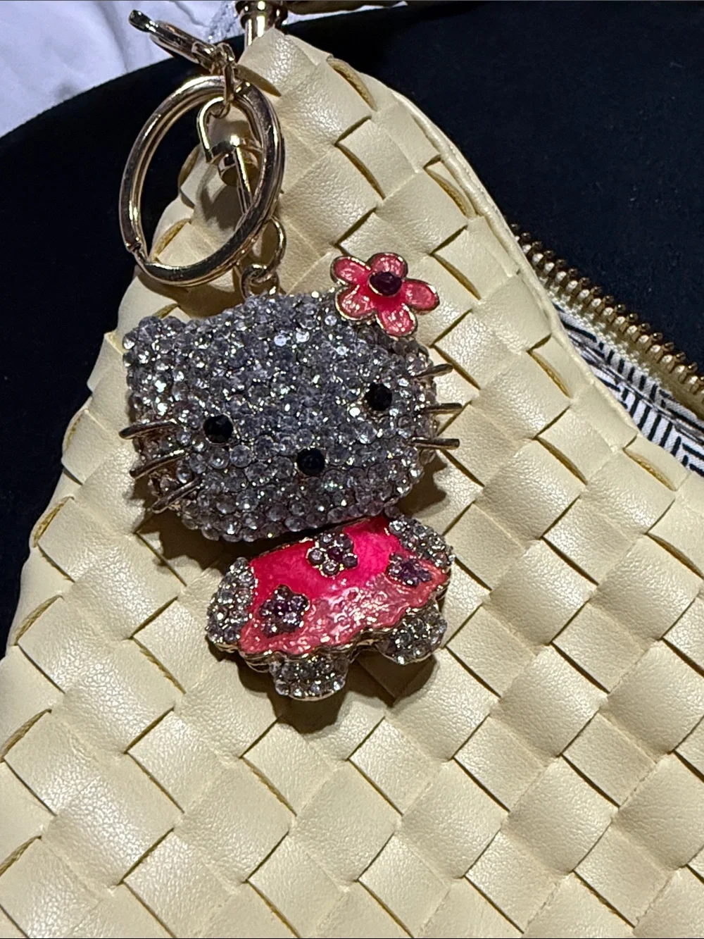 Gold Tone Sparkling Hello Kitty Keychain/Bag Charm